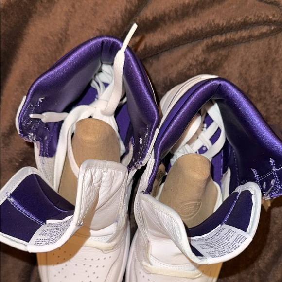 Nike High-Top Sneakers in White and Purple - Picture 5 of 7
